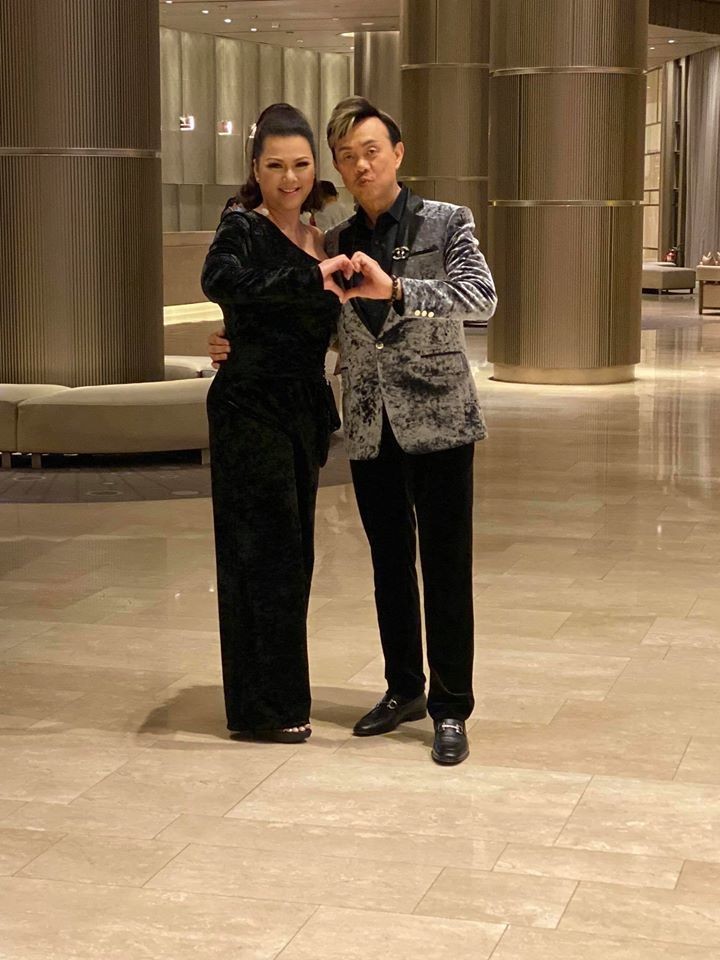 Mỗi lần ở cạnh nhau, cả Chí Tài và Phương Loan đều thể hiện rõ niềm hạnh phúc trên khuôn mặt.