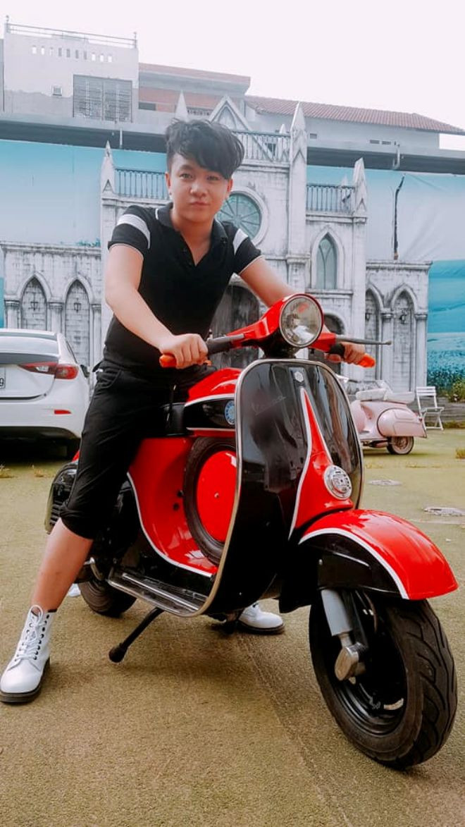 Cậu bé cũng thường xuyên đăng tải hình ảnh cuộc sống thường ngày lên trang cá nhân. Nhìn vào những bức ảnh có thể thấy bé Ben có cuộc sống khá thoải mái và được sống đúng lứa tuổi của mình.