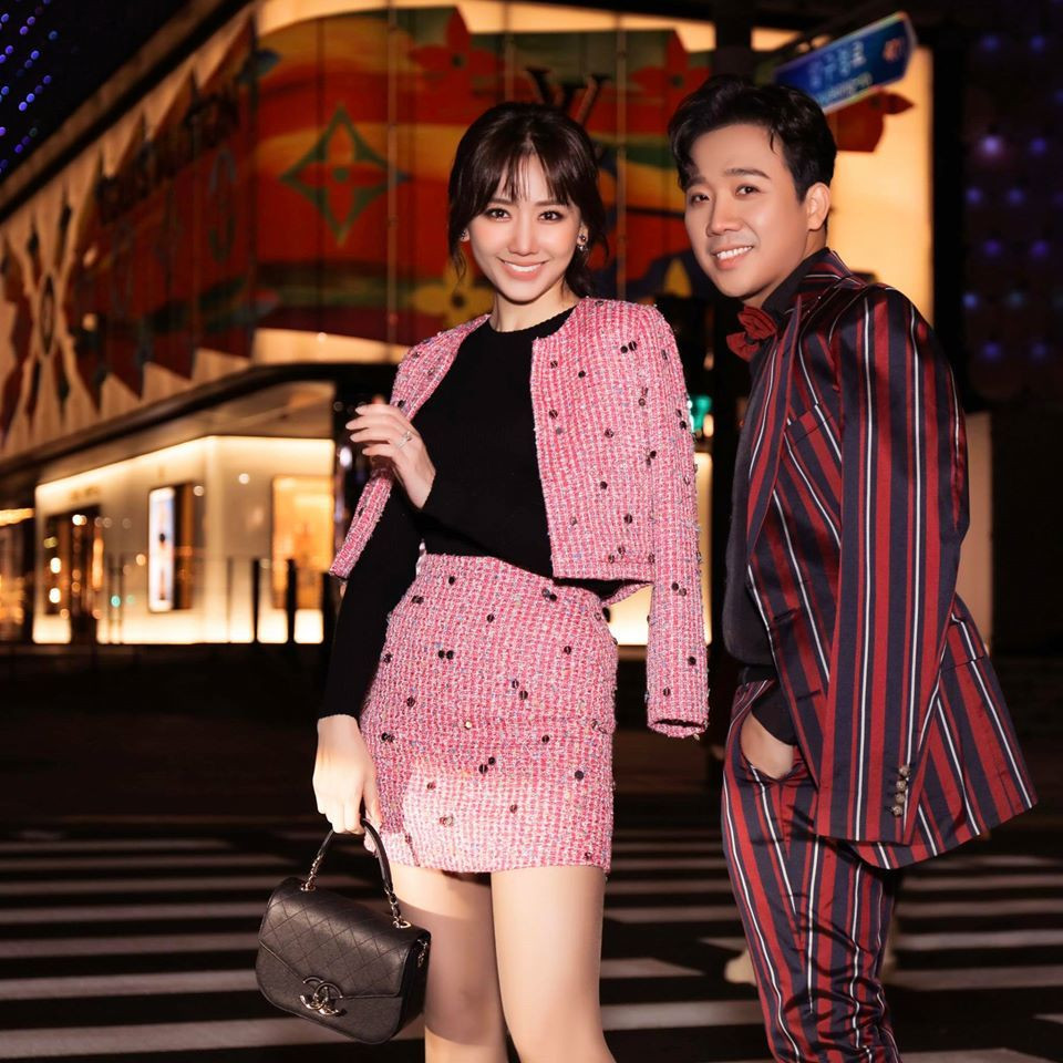 Năm 2016, Hari Won và Trấn Thành về chung một nhà sau khoảng thời gian 1 năm yêu chịu nhiều sóng gió, sức ép của dư luận. Hiện tại, cuộc hôn nhân hạnh phúc của cả hai khiến nhiều khán giả ngưỡng mộ.