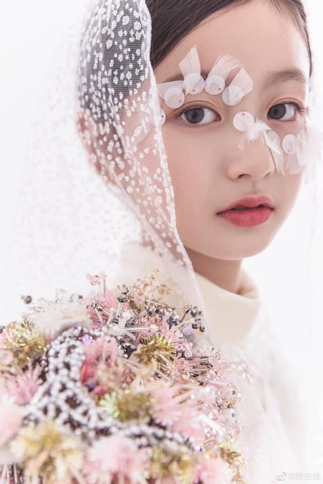 Nhờ mức độ phủ sóng rộng rãi, nhiều nhãn hàng thời trang trẻ em đều ngỏ ý muốn mời Giai Hân làm người mẫu đại diện.