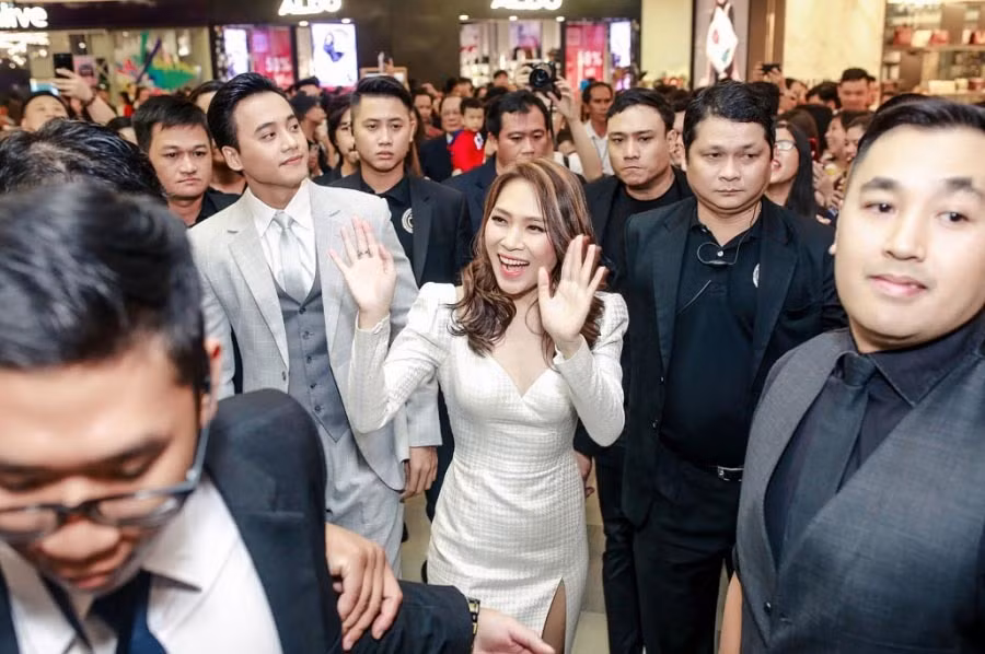 Đồng thời, Mỹ Tâm cũng làm giám đốc kinh doanh của công ty âm nhạc và giải trí khá uy tín trong showbiz Việt.