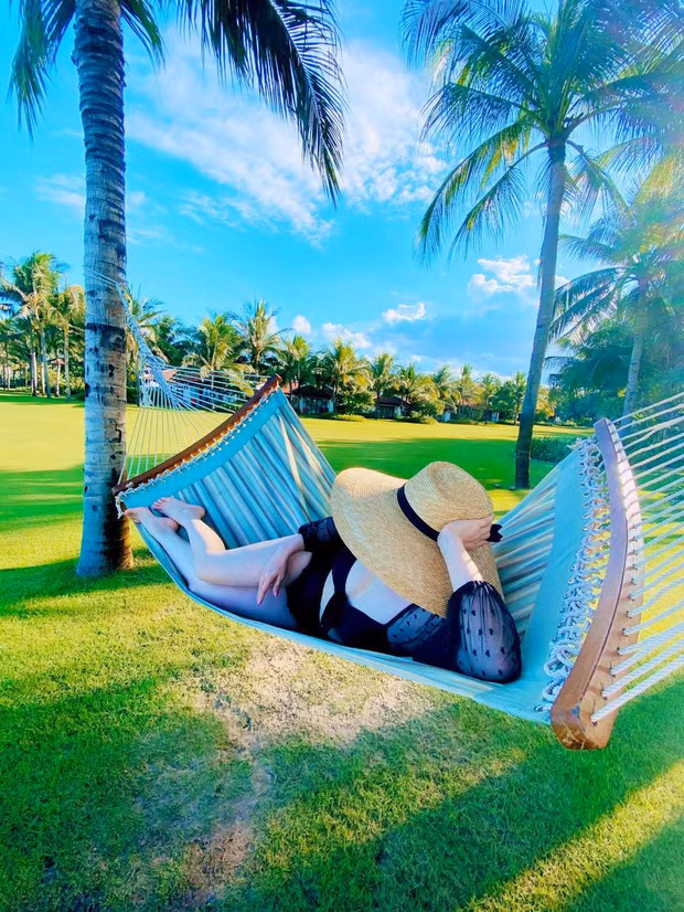 TiTi - Nhat Kim Anh bi soi bang chung cung di du lich-Hinh-2