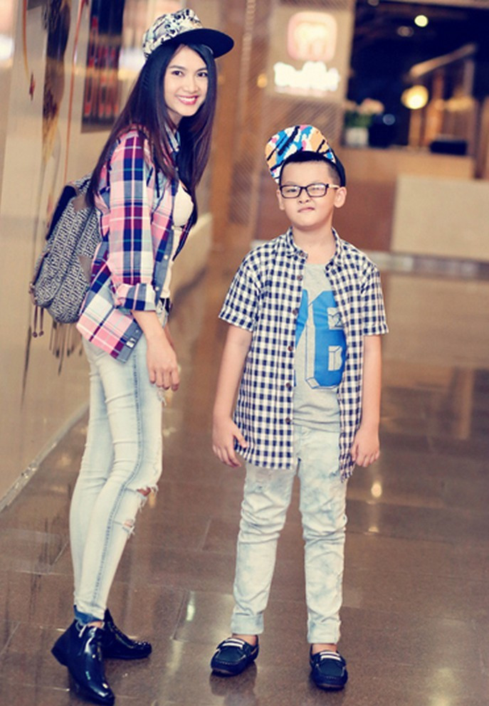 Từ năm 7 tuổi, cậu bé có chiều cao vượt trội 1,45 m so với bạn bè đồng trang lứa.