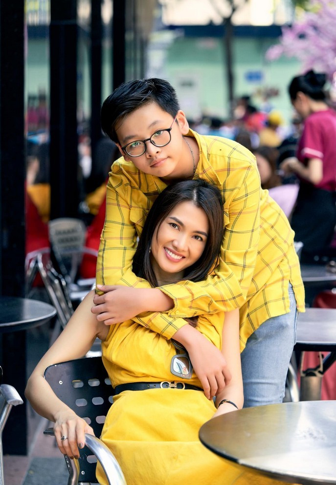 Với chiều cao 1,78 m, Tiểu Long được nhiều người kỳ vọng tiếp nối sự nghiệp người mẫu của bố mẹ. Anh Thư nói cô sẵn sàng ủng hộ lựa chọn của con trai nếu sau này bé muốn gia nhập làng thời trang.