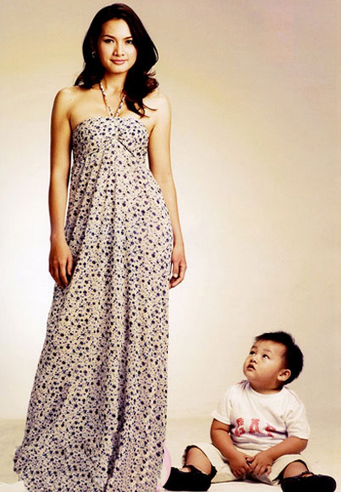 Anh Thư và chồng – doanh nhân Thanh Long kết hôn năm 2004 và ly hôn năm 2016. Cả 2 có một cậu con trai chung là Tiểu Long.