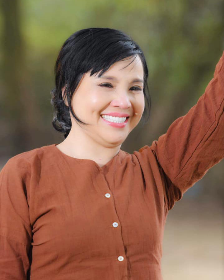 Năm 2018, chị hóa thân thành bà mẹ chồng khó tính trong bộ phim truyền hình "Ngược chiều nước mắt". Trước đó không lâu NSND Lan Hương vào vai bà Bằng trong phim ''Sống chung với mẹ chồng''.