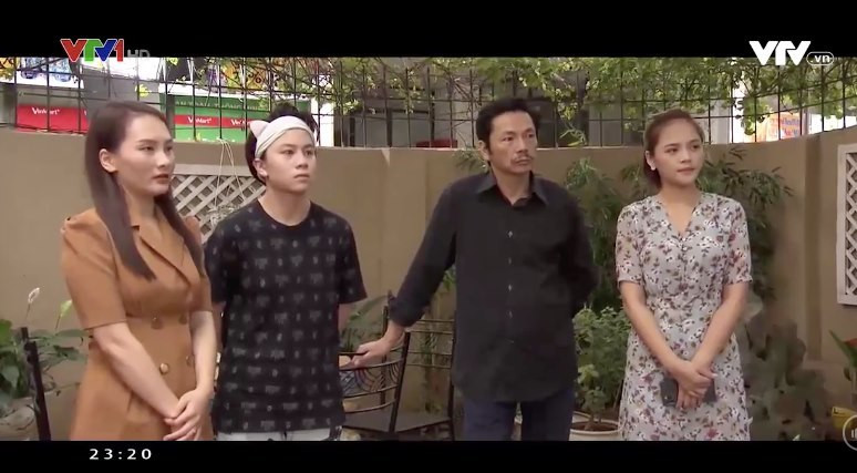 Những ngày qua, ê kíp làm phim "Những ngày không quên" được triệu tập gấp để quay 50 tập phim mới lồng thông điệp phòng chống dịch COVID-19 với kịch bản được viết "thần tốc". Đây là bộ phim pha trộn giữa hai tác phẩm được yêu thích từng phát sóng của VFC là "Về nhà đi con" và "Cô gái nhà người ta" với bối cảnh ở cả làng Yên cũng như nhà ông Sơn.