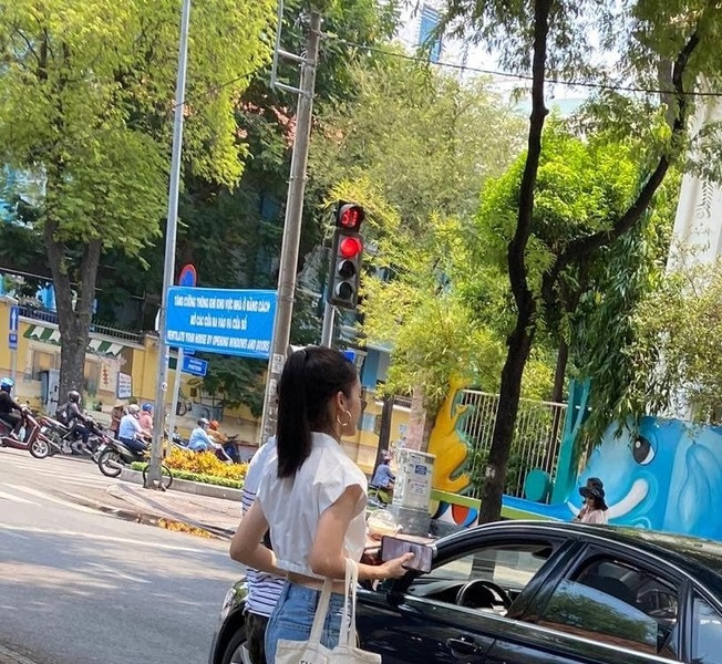 Cao Thai Son - Quynh Luong hen ho, con tang nhan tien ty?-Hinh-2