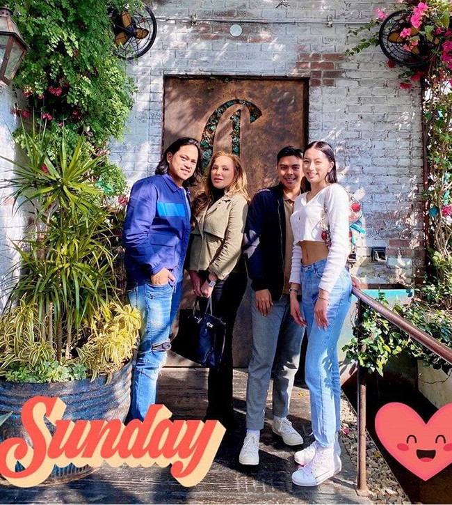 "Ở nhà, mẹ và tôi như hai người bạn. Mẹ còn nấu những món tôi thích và dạy con gái nấu ăn khi có thời gian rảnh", con gái Thanh Hà từng tâm sự.