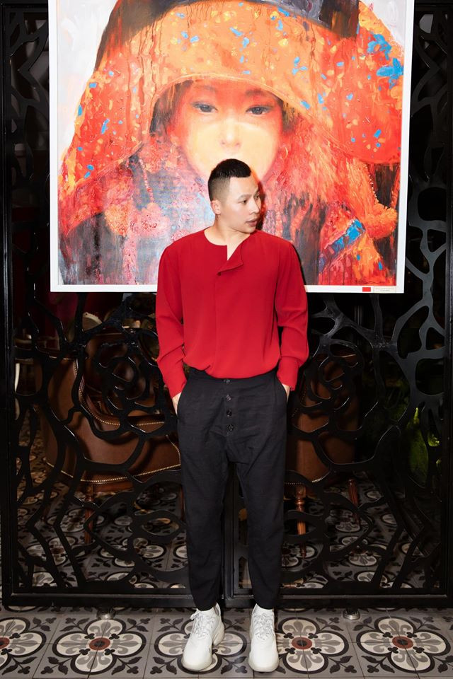 "Ông trùm chân dài" Vũ Khắc Tiệp lại quyết định đúng ngày Valentine một mình lên đường tới London.