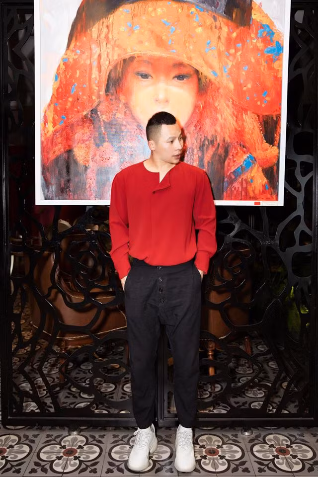 "Ông trùm chân dài" Vũ Khắc Tiệp lại quyết định đúng ngày Valentine một mình lên đường tới London.