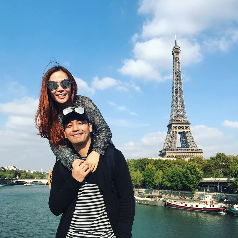 Mới đây, để kỷ niệm 20 năm yêu nhau, Phan Anh đã đăng tải loạt ảnh ngọt ngào bên bà xã.