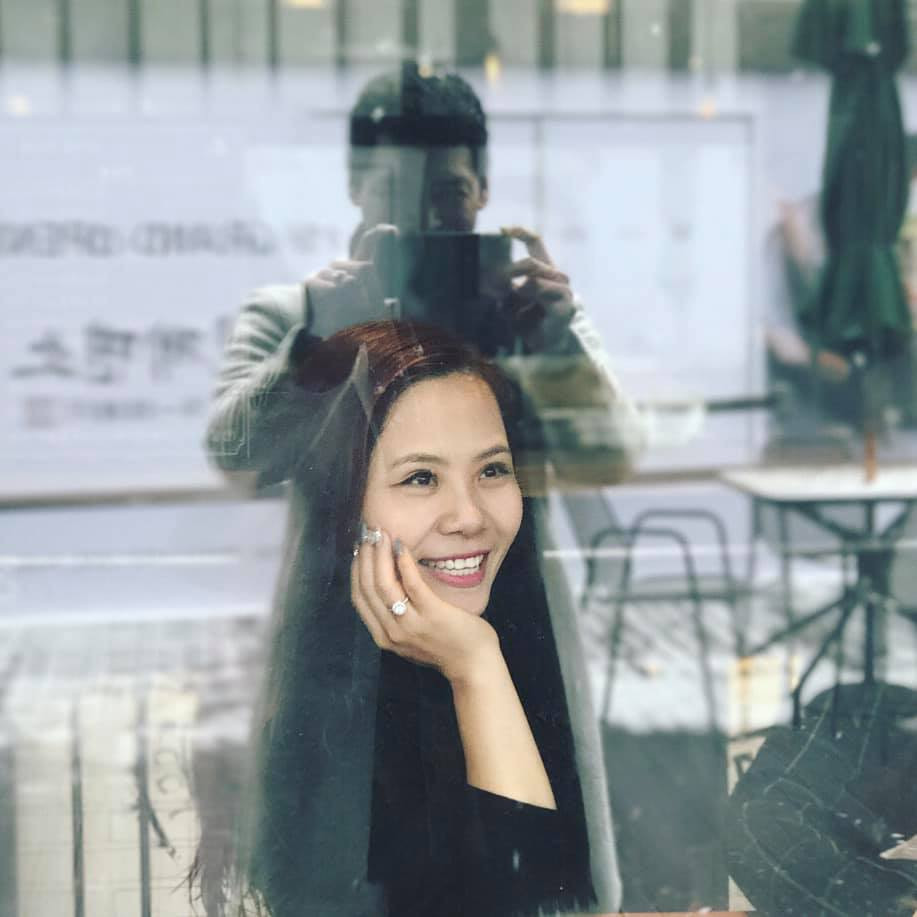 Thời gian đầu, Phan Anh khá kín tiếng về bà xã. Mãi những năm gần đây, khi tham gia chương trình "Bố ơi, mình đi đâu thế?" Phan Anh mới thoải mái đăng ảnh vợ con.