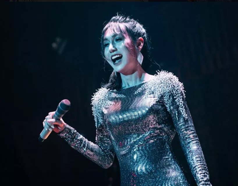 Loạt ca khúc gắn liền với thời học sinh của nhiều người như: "Tạm biệt nhé!"; "Ngày ấy bạn và tôi"... do Lynk Lee thể hiện nhận được sự ủng hộ nhiệt tình từ khán giả khi tham gia sự kiện này.