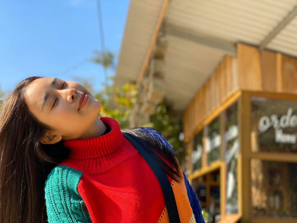 "Nhiều đêm nằm nhìn chồng, tôi chỉ biết khóc. Có lúc, tôi định ly hôn. Sau này, tôi mới biết mình bị trầm cảm sau sinh rồi dần tìm lại sự ổn định về tâm lý", vợ Việt Hoàn chia sẻ.