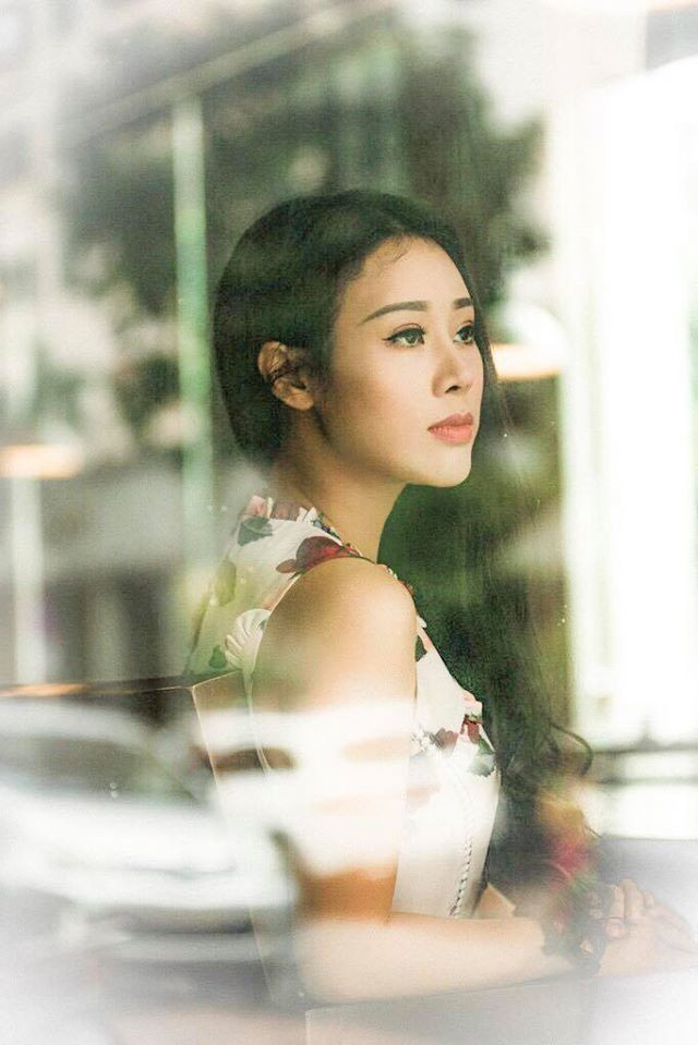 Nhan sắc tuổi 34 của Hoa Trần.