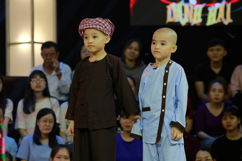 Nhiều người cho rằng nguyên nhân xoay quanh vụ lùm xùm Thất tịnh Bồng Lai thuộc tỉnh Long An - nơi nuôi dưỡng 5 chú tiểu bị một nhóm khoảng 50 người tới đập phá và xảy ra xô xát vào cuối tháng 10/2019. Ngoài ra, chuyện nơi sinh sống không được chính quyền địa phương công nhận là tịnh thất hay những chuyện đời tư của những tu sĩ ở đây đã gây nhiều thất vọng.