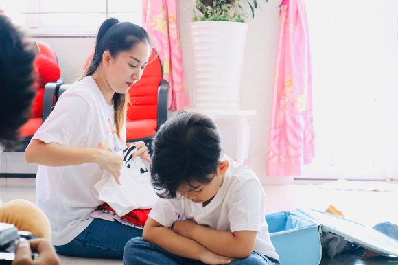 Bên cạnh đó, kiện tướng dancesport còn tranh thủ quay vlog, lập luôn ban nhạc gia đình và đưa vợ con đi thử món ngon mỗi khi thèm.