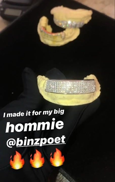 Chơi này ai chơi lại hả anh Binz? Ước tính bộ răng kim cương của anh có giá gần 1 tỷ đồng.