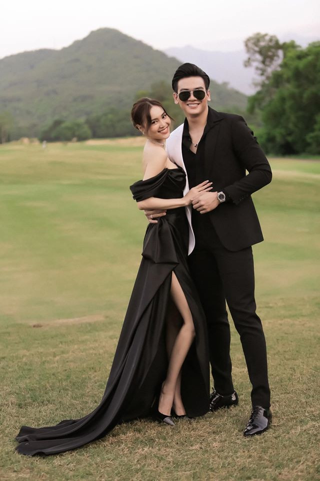 Lê Xuân Tiền đẹp đôi cùng Ninh Dương Lan Ngọc trong buổi tiệc mừng 5 năm phim 'Gái già lắm chiêu'.