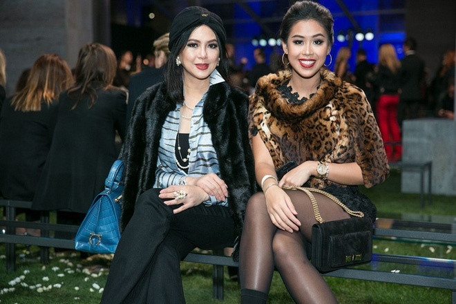 Hai mẹ con Thủy Tiên - Tiên Nguyễn đã thu hút sự chú ý của truyền thông thế giới mỗi khi tham dự các tuần lễ thời trang quốc tế. Xem video "Tiên Nguyễn lần đầu lên tiếng sau khi nhiễm Covid-19". Nguồn VTC14: