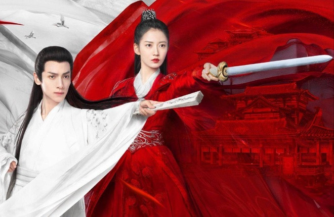 Nguyệt thượng trọng hỏa là bộ phim cổ trang chuyển thể từ tiểu thuyết cùng tên của tác giả Quân Tử Dĩ Trạch. Tác phẩm xoay quanh ân oán giang hồ Võ Lâm và chuyện tình giữa Trọng Tuyết Chi do Trần Ngọc Kỳ thủ vai và Cốc chủ Thượng Quan Thấu do La Vân Hi đóng. Phim được đánh giá là có cảnh quay đẹp, nhưng nội dung kém hấp dẫn.