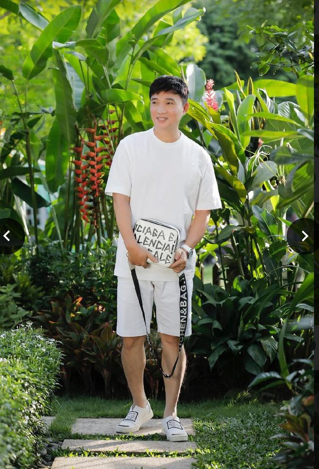 Ca sĩ Quang Linh cũng được fan tấm tắc khen trẻ.