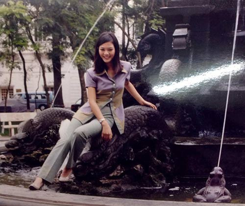 Nhan sac tuoi U50 cua cuu mau Hoang Xuan 