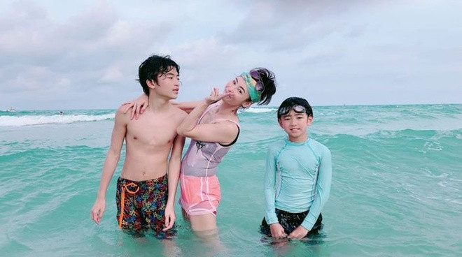 Truong Ba Chi bi duoi khoi may bay vi cai nhau voi tiep vien-Hinh-2