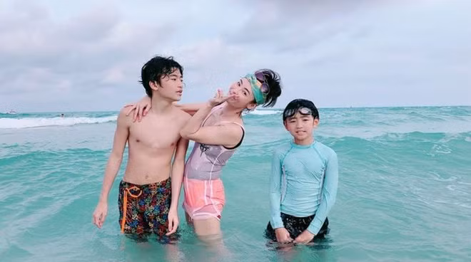 Truong Ba Chi bi duoi khoi may bay vi cai nhau voi tiep vien-Hinh-2