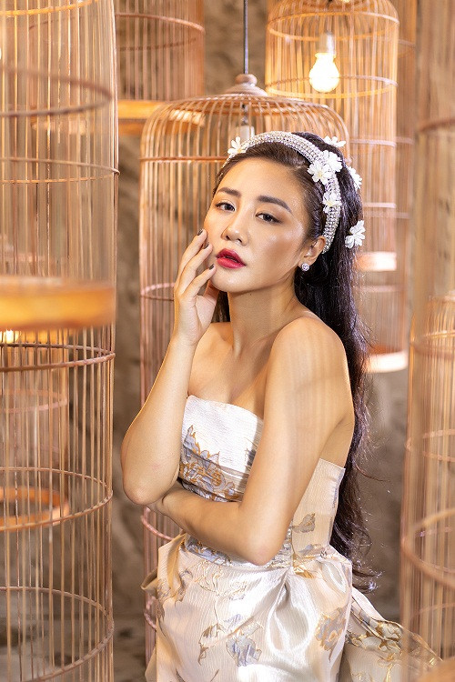 Sản phẩm cũng mở màn cho chuỗi dự án đặc biệt của nữ ca sĩ xuyên suốt năm 2020.