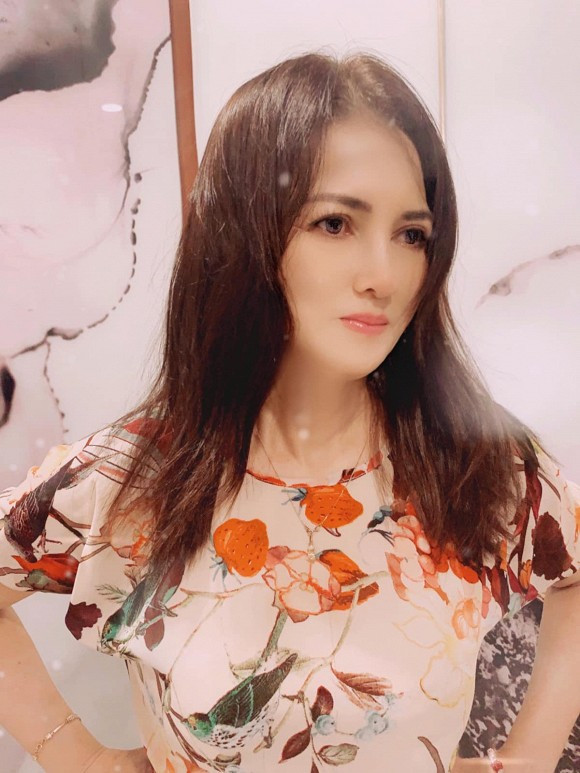 Nathan Lee khoe han chan dung co giup viec, chung minh dep hon hoa hau-Hinh-2