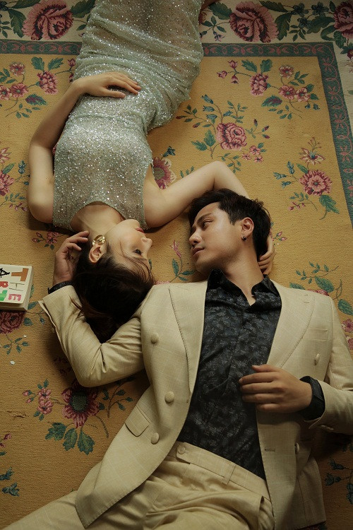 Trong khi đó, Linh lại có tình cảm với Minh - nhân vật do Nhan Phúc Vinh thủ vai. Còn Sơn lọt vào mắt xanh của Ánh - em gái Linh.