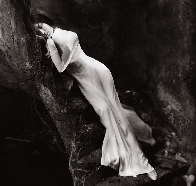 Thời điểm Tăng Thanh Hà chụp bộ ảnh áo dài này cũng là lúc người đẹp chuẩn bị kết hôn. Tăng Thanh Hà tổ chức lễ cưới với doanh nhân Louis Nguyễn vào tháng 11/2012. Hoài Nam ấn tượng với cách diễn xuất nhẹ nhàng, tự nhiên trước ống kính của cô. Với tác giả, đây là những bức ảnh rất đặc biệt, với nhiều kỷ niệm.