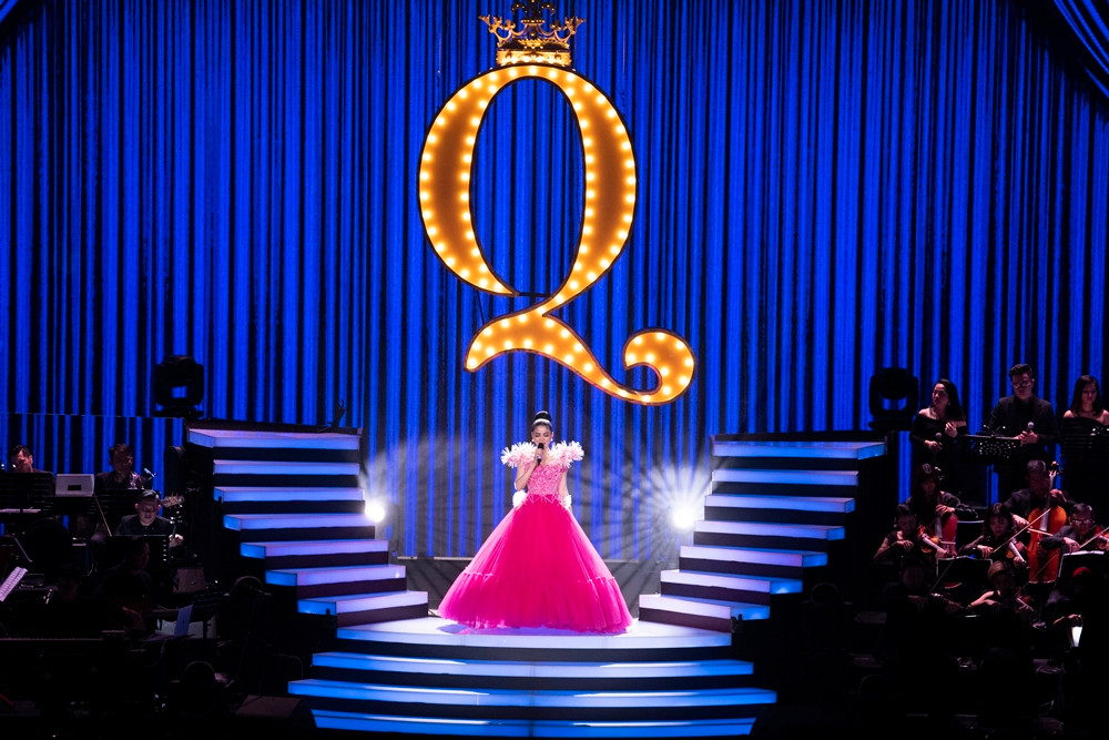 Le Quyen bieu dien cung me 80 tuoi trong Q show 2 gay xuc dong-Hinh-4