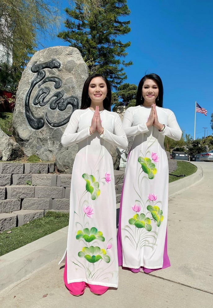 Đặc biệt, cô có sở thích mặc áo dài vào những ngày lễ Tết và thích tìm hiểu văn hóa Việt Nam.