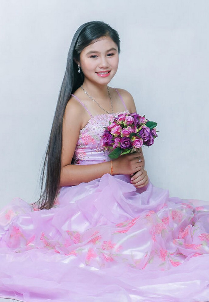 Nguyễn Vũ Hà Tiên là con gái đầu lòng năm nay vừa tròn 16 tuổi.