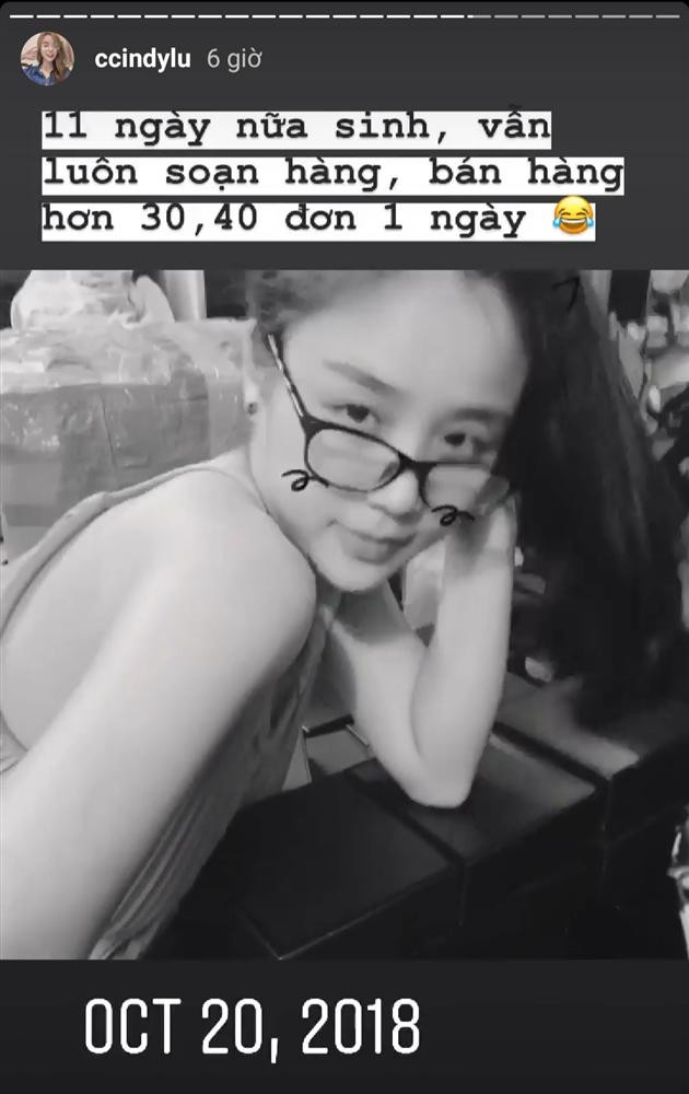 Tháng 11/2018, vợ chồng cô đón chào đứa con thứ 2. Thiên thần nhỏ được ba mẹ đặt tên là Vy Lam và ở nhà gọi là Cún Cún.