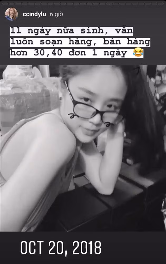 Tháng 11/2018, vợ chồng cô đón chào đứa con thứ 2. Thiên thần nhỏ được ba mẹ đặt tên là Vy Lam và ở nhà gọi là Cún Cún.