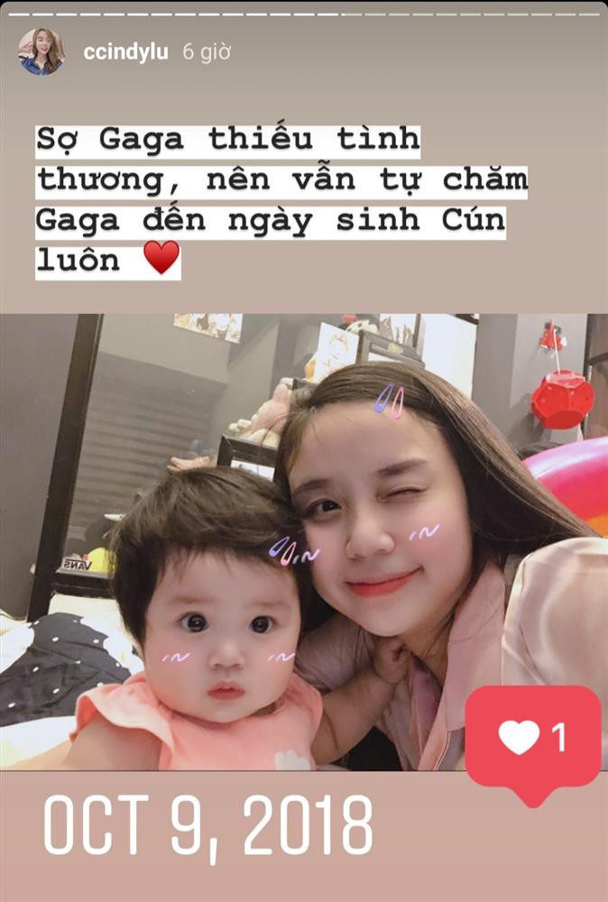 Những tháng cuối thai kỳ, Bảo Ngọc vẫn chăm chỉ bán hàng online để kiếm thêm thu nhập. Trong ngày sinh nhật của con gái Cún Cún vào năm ngoái, Bảo Ngọc tâm sự, lúc đó cô phải ra sức kiếm tiền dù đang mang thai..., suýt ảnh hưởng đến em bé. Những ngày sống trong đàm tiếu cũng là lúc cô bị stress nặng nề nhất, đến mức không quan tâm đến bản thân và con.