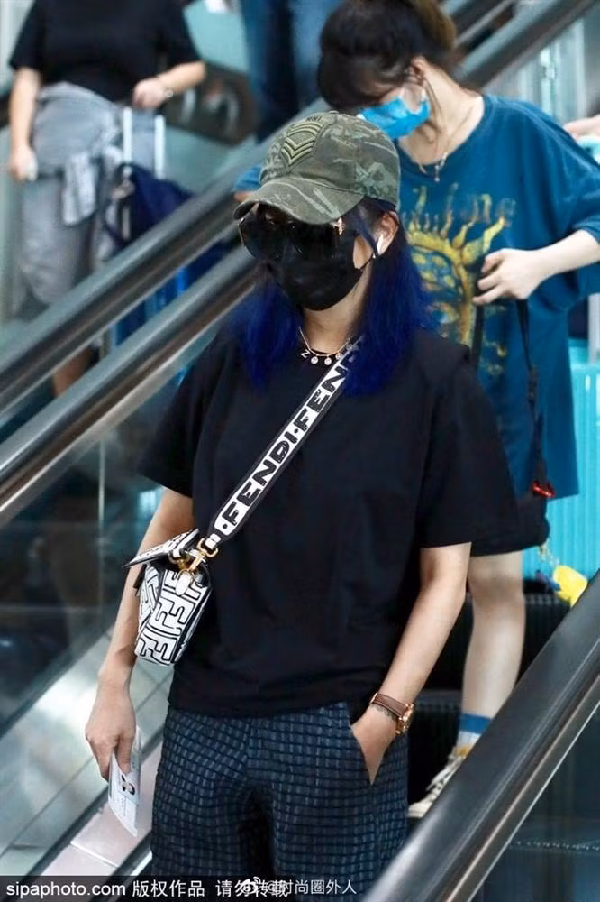 Thời gian vừa qua, nữ diễn viên liên tục bị đồn ly hôn với đại gia Huỳnh Hữu Long. Sau những ồn ào liên quan đến việc kinh doanh, cả hai ít khi xuất hiện cùng nhau hay tương tác trên mạng xã hội.