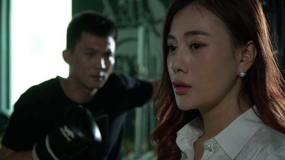 Tuy nhiên, sắp tới cô giáo Uyên sẽ biến hình như Phương Oanh nói là 360 độ với vai Thiên Trang - con gái đại gia bất động sản trong bộ phim 'Lựa chọn số phận' sẽ nối sóng VTV1 từ 17/6 sau khi 'Những ngày không quên' kết thúc.