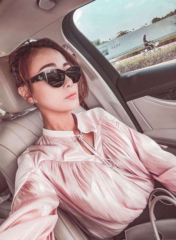 Phương Oanh cho biết nhân vật Thiên Trang giống cô ngoài đời đến 80% nên nữ diễn viên rất đầu tư. Ngoài trang phục có sẵn, cô mua thêm nhiều quần áo, làm móng, làm tóc để chuẩn bị cho nhân vật sao cho hoàn hảo nhất.