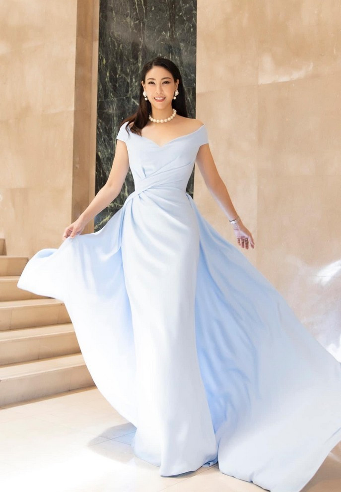 Người đẹp Hà thành cho biết cô được nhiều người khen mặn mà hơn so với thời mới đăng quang.