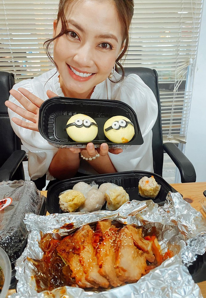 Ngọc Lan hạnh phúc vì được đồng nghiệp - diễn viên Cao Thái Hà tự tay làm món ăn và gửi tặng.