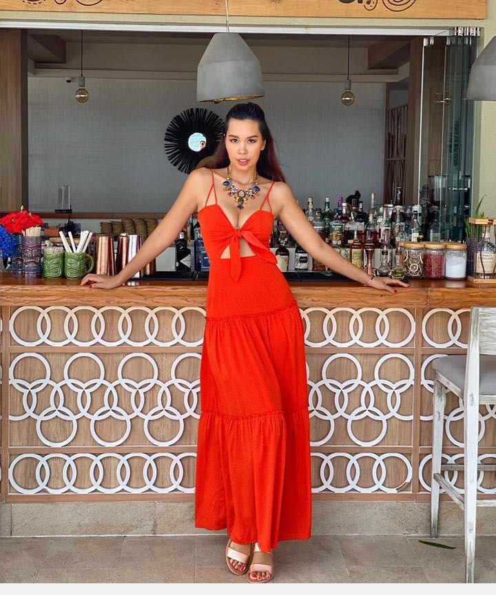 'Mẹ một con' Hà Anh khoe dáng nóng bỏng, quyến rũ.