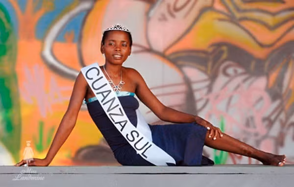 Các thí sinh cụt chân đến với Miss Landmine vẫn tham gia các phần trình diễn như một cuộc thi nhan sắc bình thường với chiếc nạng chống chân. Bên cạnh số ít ý kiến chỉ chích cuộc thi đã xoáy vào nỗi đau của các nạn nhân chiến tranh, phần đông khán giả đều cho rằng Hoa hậu Bom mìn giúp những cô gái cụt chân hay có những khiếm khuyết khác tự tin hơn, có cơ hội được thể hiện tài năng và khẳng định bản thân mình.