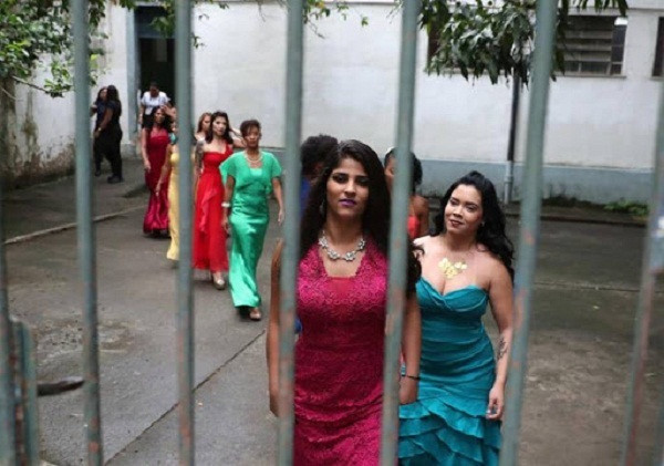 Cuộc thi Miss Penitentiary được tổ chức ở các nhà tù Mexico, Kenya, Brazil... Thí sinh của cuộc thi là những nữ phạm nhân, không phân biệt dung nhan, tuổi tác, muốn xóa đi mặc cảm bản thân và tự tin hơn khi tái hòa nhập với cộng đồng.