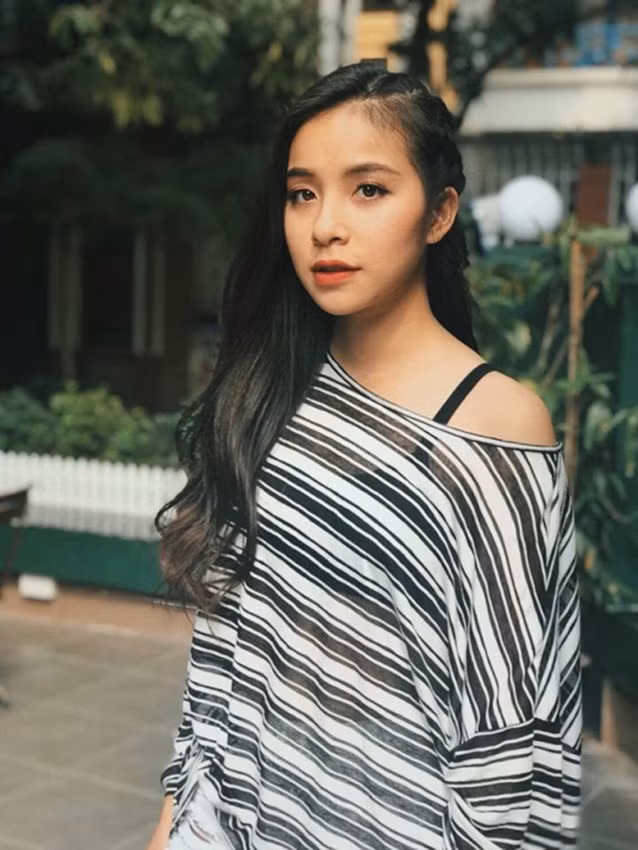 Bức hình nào của cô cũng vô cùng cá tính.