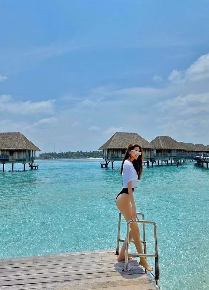 Trước khi đến với Kim Lý, Hồ Ngọc Hà từng trải qua cuộc hôn nhân với Cường Đô la. Hiện tại, sau ly hôn, vị doanh nhân phố núi đã tái hôn cùng Đàm Thu Trang.